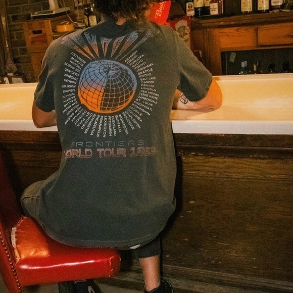 Journey Vintage Inspired Frontiers World Tour 1983 T-Shirt Junk Food Medium E - Picture 1 of 6